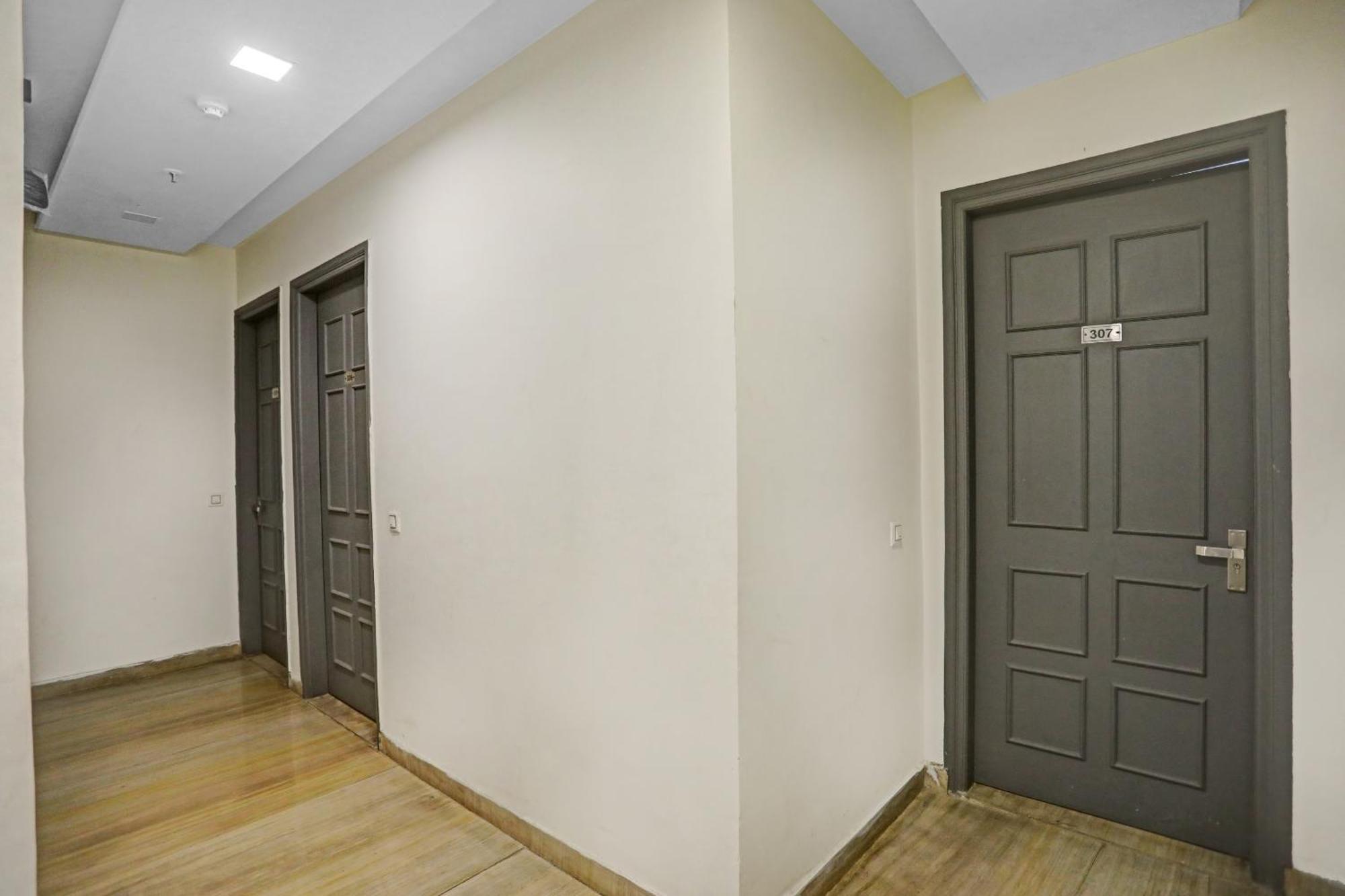 Super Townhouse Mannat Rohini 16 Hotel Delhi  Ngoại thất bức ảnh