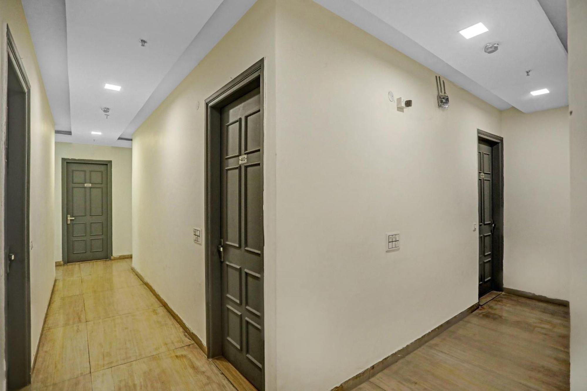Super Townhouse Mannat Rohini 16 Hotel Delhi  Ngoại thất bức ảnh